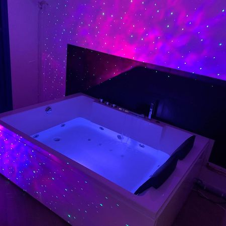 Paris La Defense - Santorin Apartment With Jacuzzi Courbevoie Exterior photo